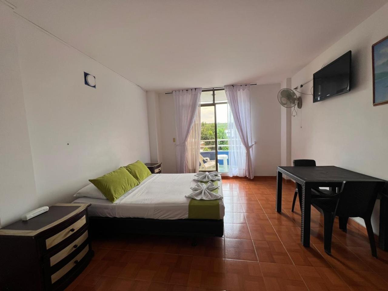 Hotel El Diamante Мельгар Экстерьер фото