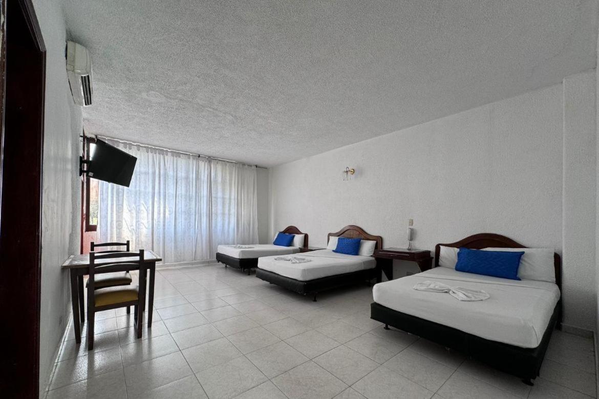 Hotel El Diamante Мельгар Экстерьер фото