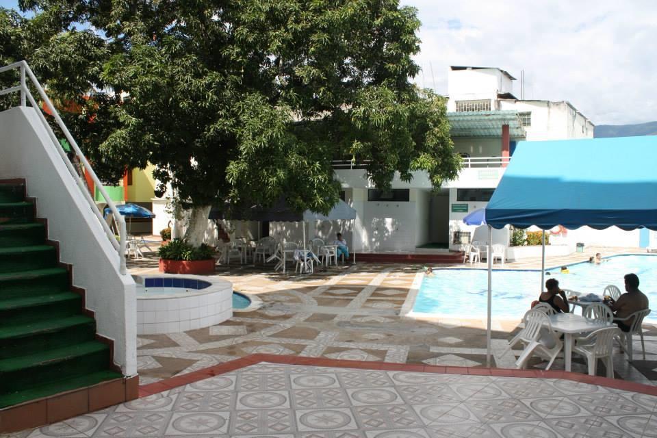 Hotel El Diamante Мельгар Экстерьер фото